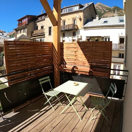 Maison Neuve Proche De Barcelonnette Жозьє Екстер'єр фото