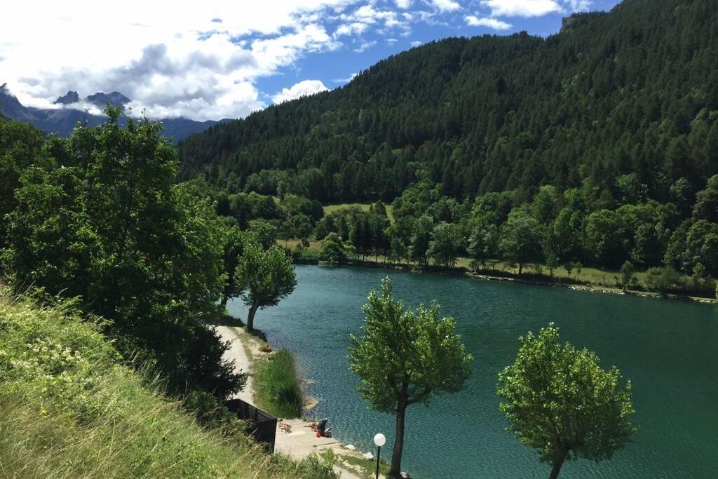 Maison Neuve Proche De Barcelonnette Жозьє Екстер'єр фото