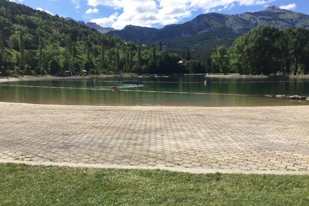Maison Neuve Proche De Barcelonnette Жозьє Екстер'єр фото