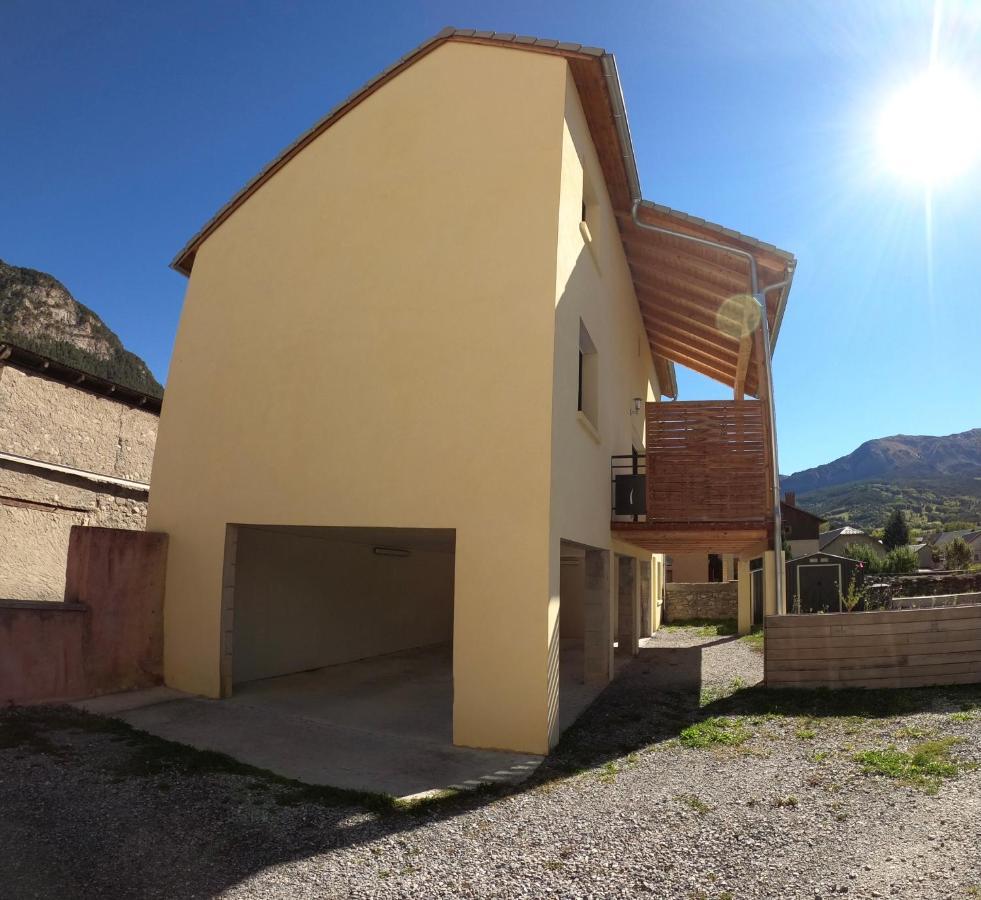 Maison Neuve Proche De Barcelonnette Жозьє Екстер'єр фото