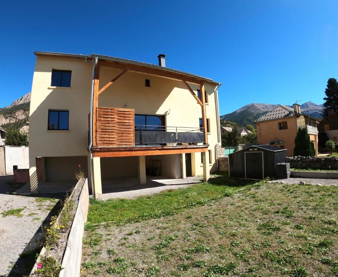Maison Neuve Proche De Barcelonnette Жозьє Екстер'єр фото