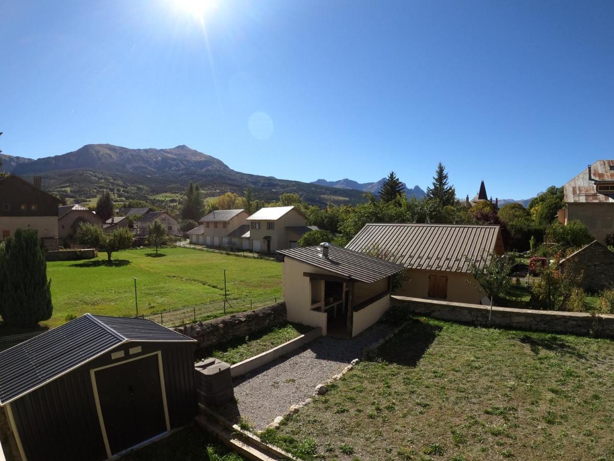 Maison Neuve Proche De Barcelonnette Жозьє Екстер'єр фото
